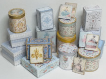 094 Hat boxes and packaging Marie Antoinette