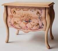 0026 Chest of drawers with long legs 1:12