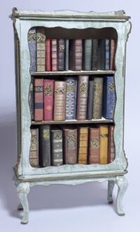 0064 Vintage books with real pages 1:12