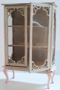 0156 Vintage cupboard 1:12